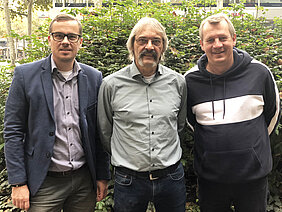 Die neue Leitung des i3mainz: Jörg Klonowski (m) ist geschäftsführender Institutsleiter. Thomas Klauer (l) und Kai-Christian Bruhn (r) wurden in die Institutsleitung gewählt. Foto: i3mainz, CC-BY-SA 4.0