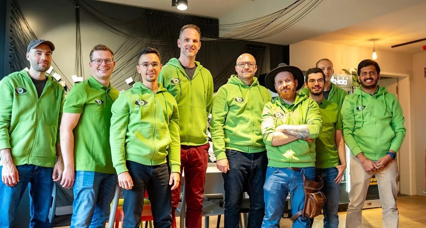 Das Team von der Pheno-Inspect GmbH um CTO Dr. Philipp Lottes (Fünfter von links) und CGO Dr. Josef Exler (Vierter von links). Bild © Pheno-Inspect GmbH