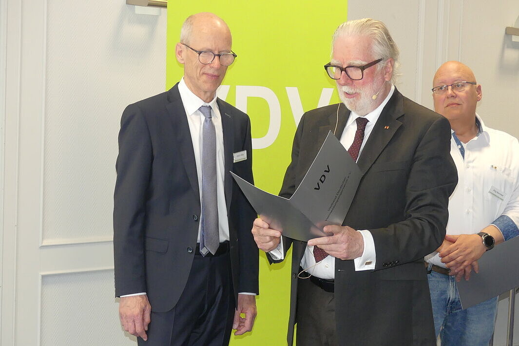 Bild: Ehrung Ullrich Wille