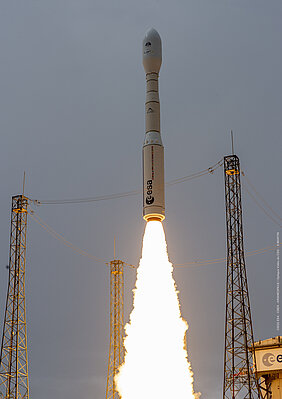 Bild:  ESA-CNES-Arianespace/Optique video du CSG - S. Martin
