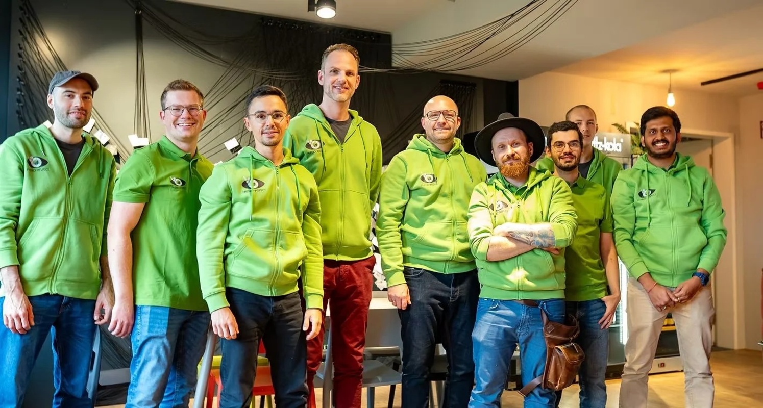 Das Team von der Pheno-Inspect GmbH um CTO Dr. Philipp Lottes (Fünfter von links) und CGO Dr. Josef Exler (Vierter von links). Bild © Pheno-Inspect GmbH