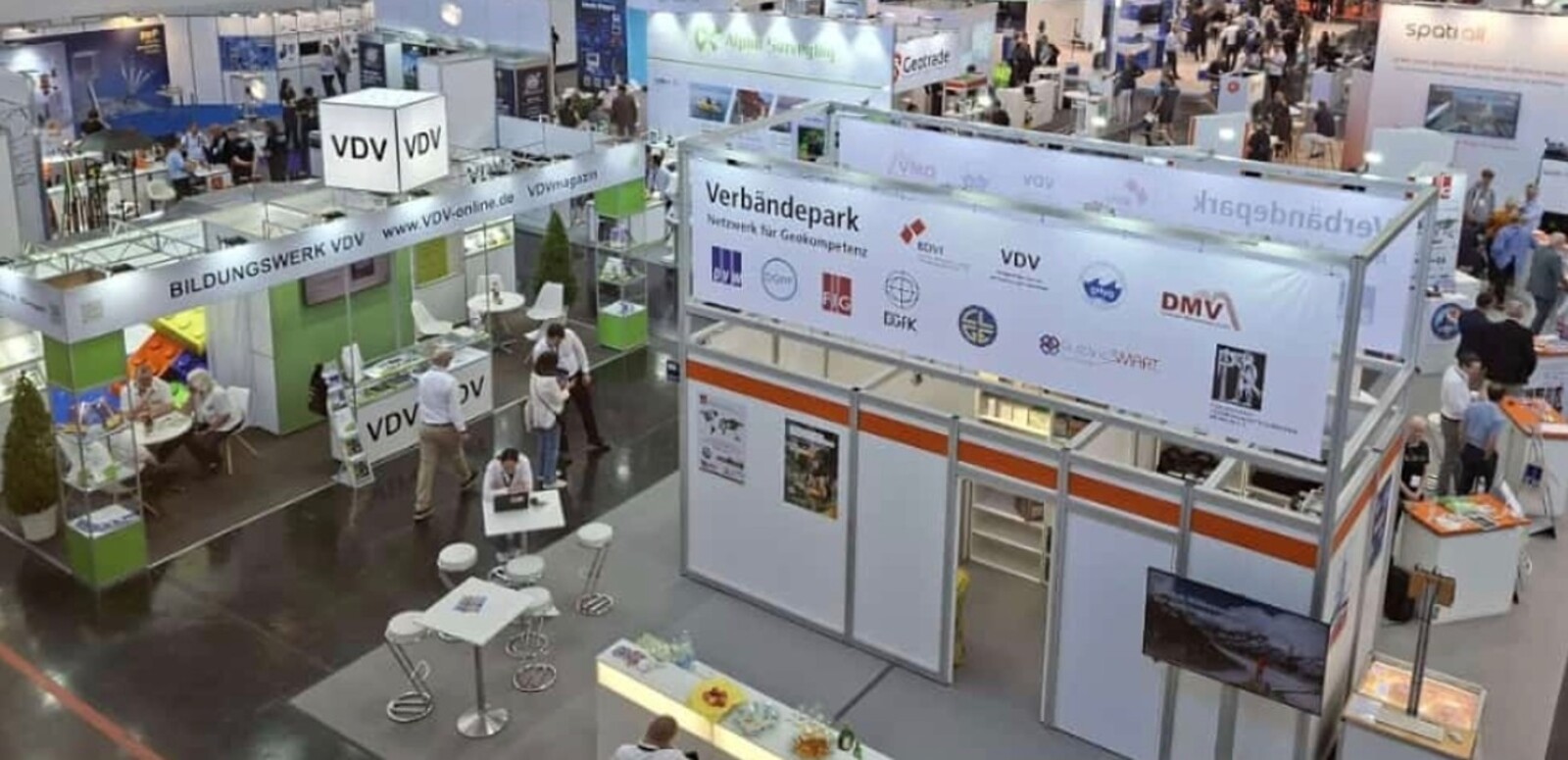 Bild vom VDV-Stand und dem Verbändepark auf der INTERGEO 2026. Foto: U. Bergien